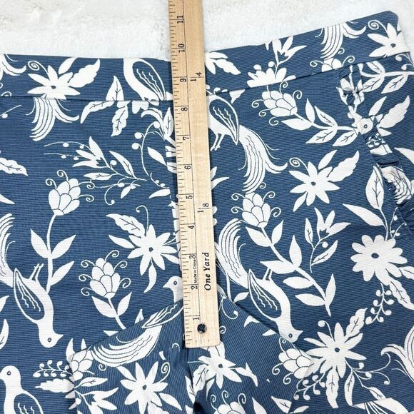 Loft Floral Peacock Bird Ruffle Pocket Riviera Chino Shorts Blue White Size 4 - Picture 11 of 13